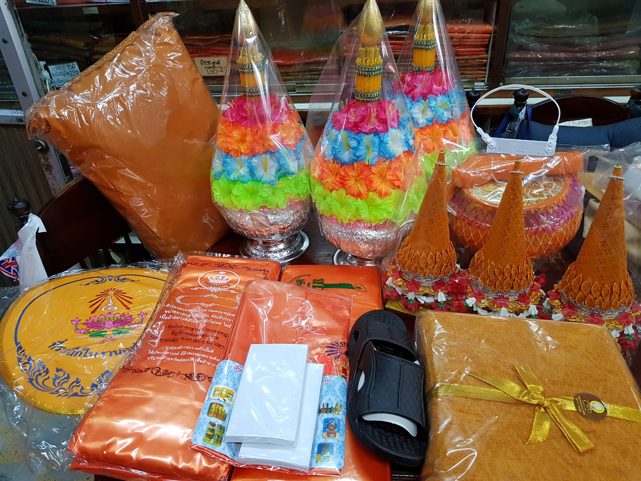 เครื่องบวช ผ้าไตร